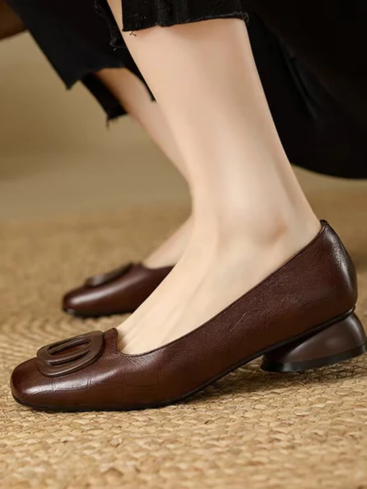 Hollis | Erin Leather Square-Toe Flats